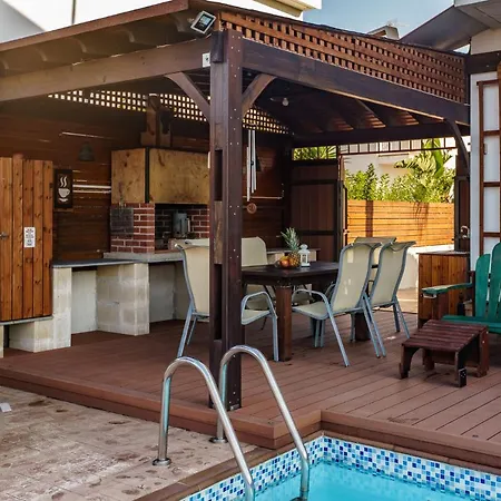 Kangaroo Villa *