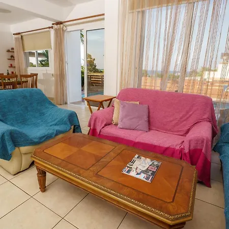 Kangaroo Villa *